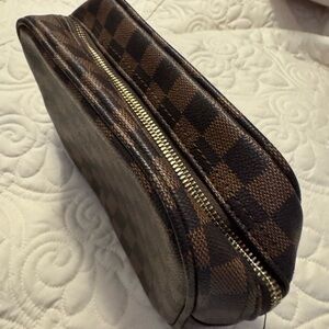 Women’s Checkered Canvas Travel Pouch - Brown